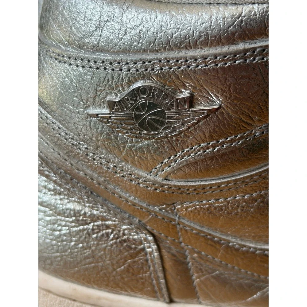 Air Jordan 1 Retro OG‎ High Chrome Women's FN7249-001 Size 7 Silver